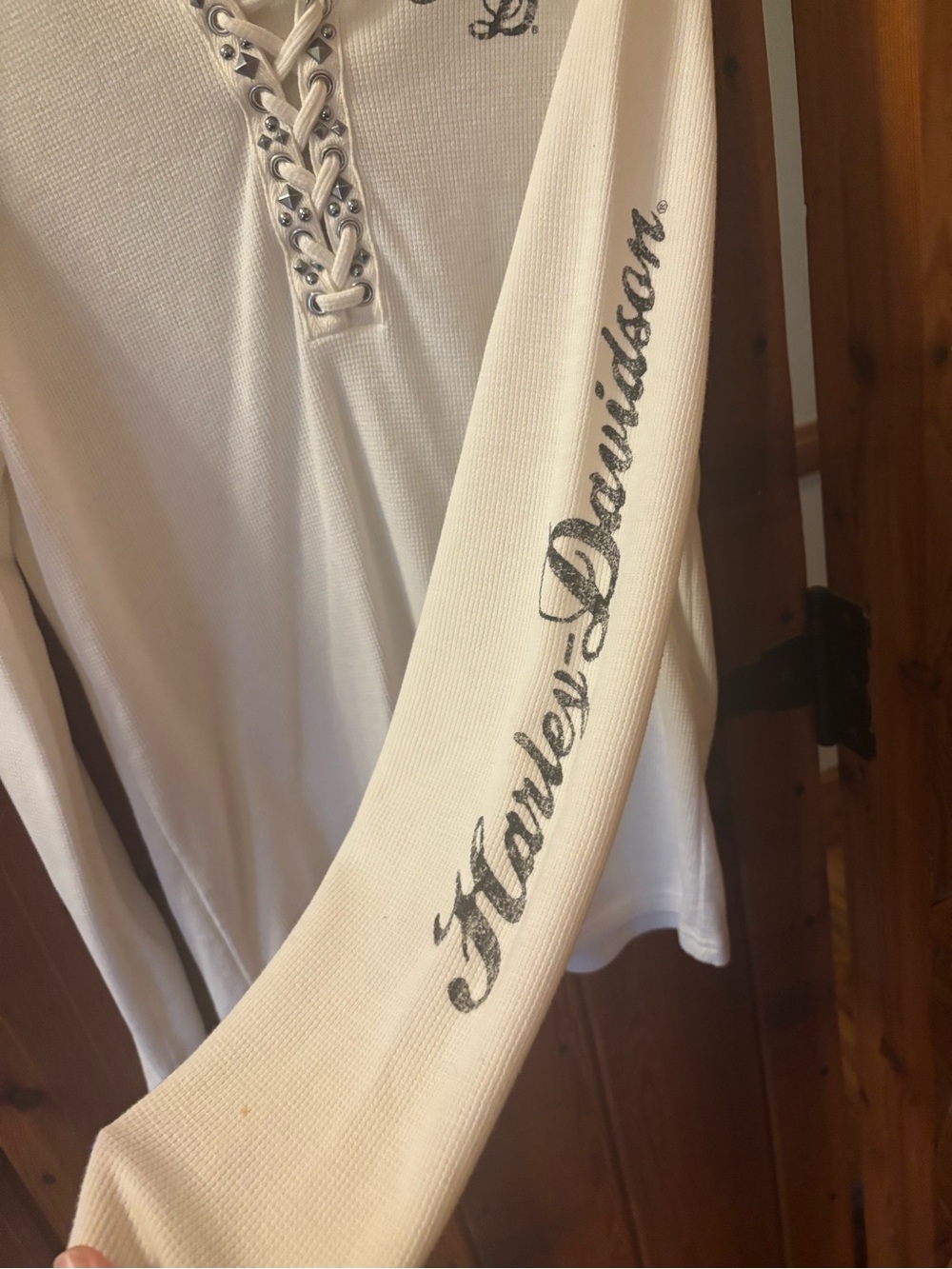 White Lace-Up thermal Hoodie Top with Script logo - Picture 3 of 6
